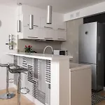 Air-conditioned Premium Loft Skyline Only 900 M To Station Apartmán *