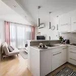 Air-conditioned Premium Loft Skyline Only 900 M To Station Apartmán Varšava