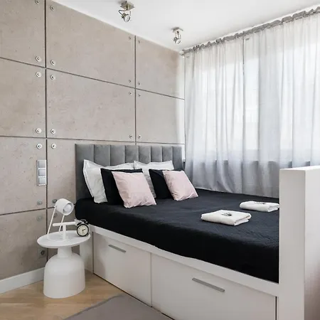 Air-conditioned Premium Loft Skyline Only 900 M To Station Appartamento