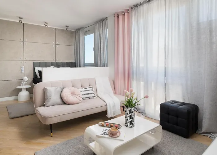 Apartman Air-conditioned Premium Loft Skyline Only 900 M To Station Varsó