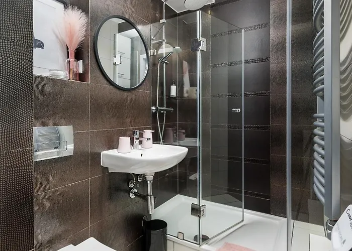 Air-conditioned Premium Loft Skyline Only 900 M To Station * Varsó