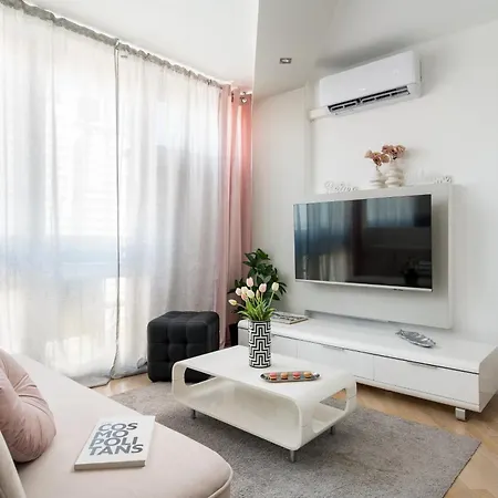 Air-conditioned Premium Loft Skyline Only 900 M To Station Appartement