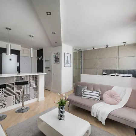 Air-conditioned Premium Loft Skyline Only 900 M To Station